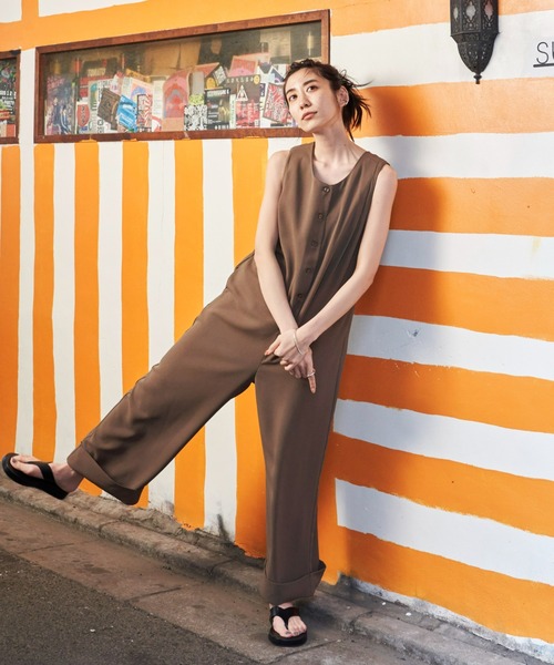 Auntie Rosa Holiday（アンティローザホリデー）の「ワイドシルエットノースリオールインワン（サロペット/オーバーオール・レディース・カーキ/ブラック・FREE）」の7枚目の写真