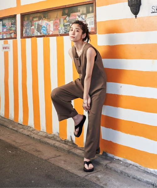 Auntie Rosa Holiday（アンティローザホリデー）の「ワイドシルエットノースリオールインワン（サロペット/オーバーオール・レディース・カーキ/ブラック・FREE）」の6枚目の写真