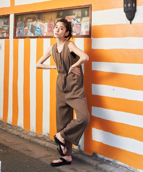 Auntie Rosa Holiday（アンティローザホリデー）の「ワイドシルエットノースリオールインワン（サロペット/オーバーオール・レディース・カーキ/ブラック・FREE）」の12枚目の写真