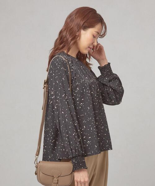 closet story（クローゼットストーリー）の「＜closet story（クローゼットストーリー）ランダムプリント ソデシャーリング ブラウス（シャツ/ブラウス・レディース・ブラック/オフホワイト・FREE）」の11枚目の写真