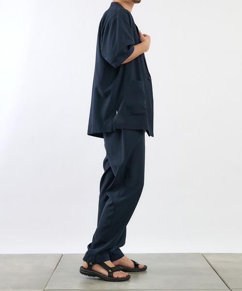 COLONY 2139（コロニートゥーワンスリーナイン）の「KINAGASHIシャツジャケット(セットアップ可)/ビッグシルエットオープンカラーシャツ（シャツ/ブラウス・メンズ・ネイビー/モカ/スミクロ・MEDIUM/LARGE）」の7枚目の写真