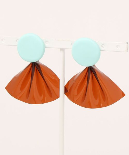 tone(トーン)の「【atelier*mio】クレイ × PVC pierce(ピアス(両耳用)・レディース・ホワイト/パープル/ネイビー/ピンク/イエロー/ミント/ホワイト系その他/ピンク系その他・FREE)」の4枚目の写真