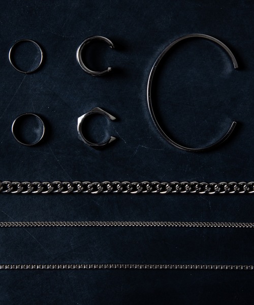 Genri(ゲンリ)の「Genri/ゲンリ/プレーンバングル/Plane Bangle(バングル/リストバンド・メンズ・ゴールド/ブラック/シルバー・FREE)」の6枚目の写真