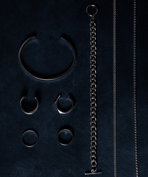 Genri(ゲンリ)の「Genri/ゲンリ/プレーンバングル/Plane Bangle(バングル/リストバンド・メンズ・ゴールド/ブラック/シルバー・FREE)」の7枚目の写真