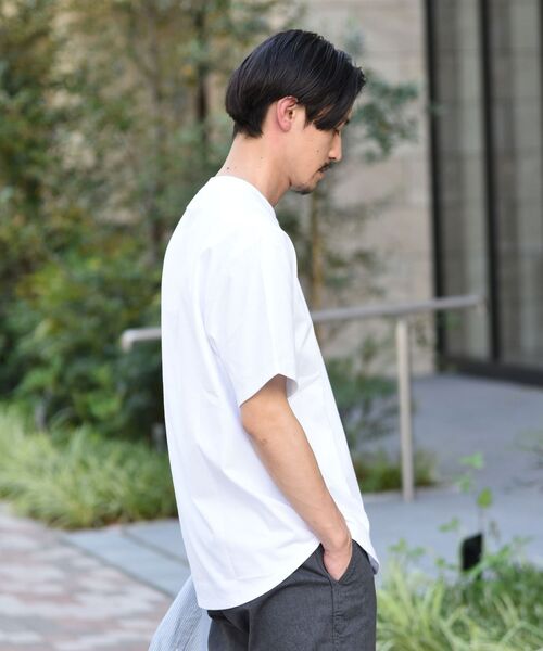 SHIPS（シップス）の「【SHIPS別注】THYARD: ラウンドテール クルーネック プルオーバー Tシャツ（Tシャツ/カットソー・メンズ・ホワイト/ネイビー/ブラック・LARGE/MEDIUM/SMALL/X-LARGE）」の4枚目の写真