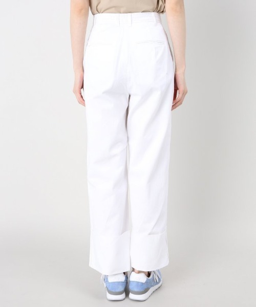 Simplicite（サンプリシテ）の「ワイドロールupチノパンツ（その他パンツ・レディース・ホワイト・MEDIUM）」の2枚目の写真