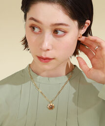 Ray BEAMS / クラシカル フラワー ネックレス