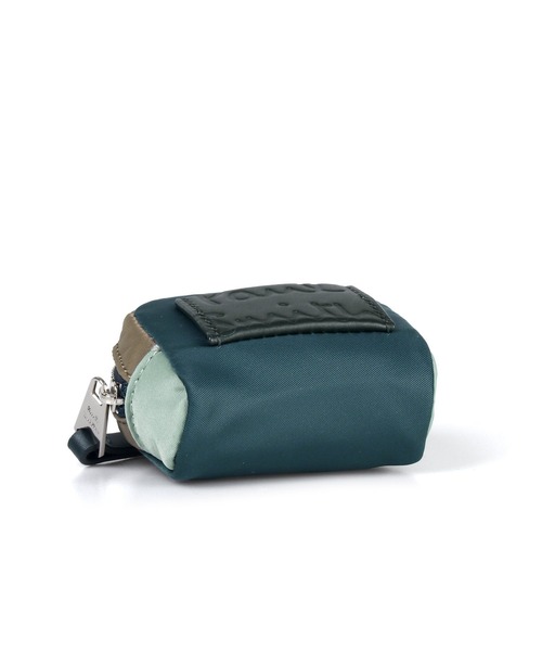 Paul Smith（ポールスミス）の「ナイロンカラーブロッキング Airpodsケース / 883818 P410（スマホケース/カバー・メンズ・ライトブルー/ブラック/ネイビー・FREE）」の5枚目の写真