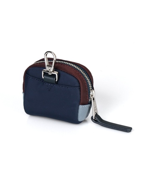 Paul Smith（ポールスミス）の「ナイロンカラーブロッキング Airpodsケース / 883818 P410（スマホケース/カバー・メンズ・ライトブルー/ブラック/ネイビー・FREE）」の7枚目の写真