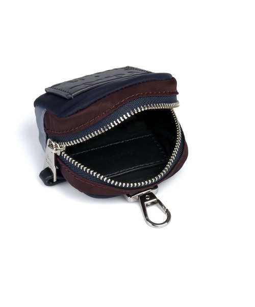 Paul Smith（ポールスミス）の「ナイロンカラーブロッキング Airpodsケース / 883818 P410（スマホケース/カバー・メンズ・ライトブルー/ブラック/ネイビー・FREE）」の9枚目の写真