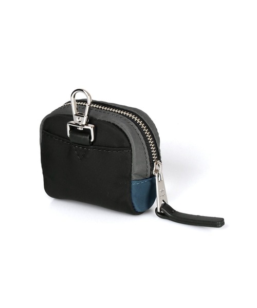 Paul Smith（ポールスミス）の「ナイロンカラーブロッキング Airpodsケース / 883818 P410（スマホケース/カバー・メンズ・ライトブルー/ブラック/ネイビー・FREE）」の10枚目の写真