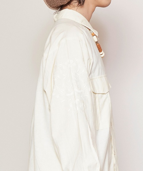 チャイハネ（チャイハネ）の「【チャイハネ】ジプラー刺繍メンズシャツ（シャツ/ブラウス・メンズ・ホワイト/オレンジ/ブルー・FREE）」の17枚目の写真