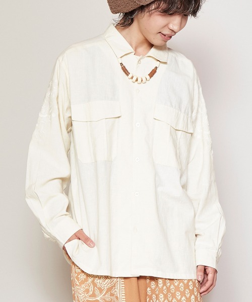 チャイハネ（チャイハネ）の「【チャイハネ】ジプラー刺繍メンズシャツ（シャツ/ブラウス・メンズ・ホワイト/オレンジ/ブルー・FREE）」の4枚目の写真