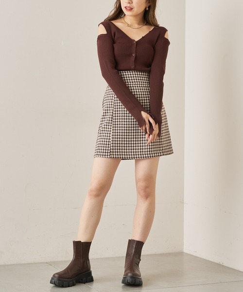 Chico(チコ)の「ウエスト切替台形ミニスカート(スカート・レディース・カーキ/グレイッシュベージュ/ブラック/ブラック系その他/ブラウン/ブラウン系その他・FREE)」の12枚目の写真