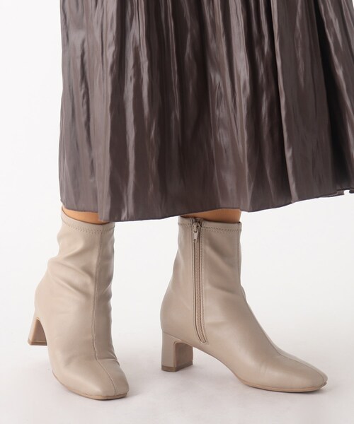 OPAQUE.CLIP(オペークドットクリップ)の「◆フェイクレザーストレッチブーツ【洗える成形インソール】(ブーツ・レディース・ブラック/ベージュ/オフホワイト・01/02/03)」の3枚目の写真