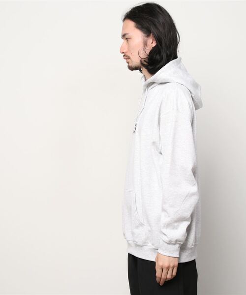 DOUBLE STEAL（ダブルスティール）の「Old School Font 裏起毛パーカー（パーカー・メンズ・アッシュグレー/ブラック/ダークグリーン/サンドベージュ・MEDIUM/LARGE/X-LARGE）」の6枚目の写真