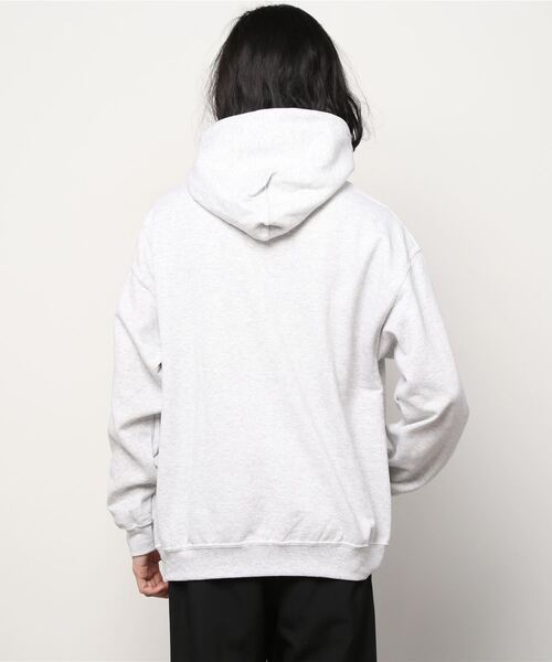 DOUBLE STEAL（ダブルスティール）の「Old School Font 裏起毛パーカー（パーカー・メンズ・アッシュグレー/ブラック/ダークグリーン/サンドベージュ・MEDIUM/LARGE/X-LARGE）」の5枚目の写真