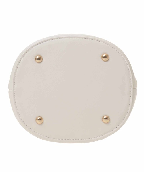 31 Sons de mode（トランテアン　ソン　ドゥ　モード）の「パールハンドルバケツバッグ（かごバッグ・レディース・ブラック/ベージュ・FREE）」の5枚目の写真