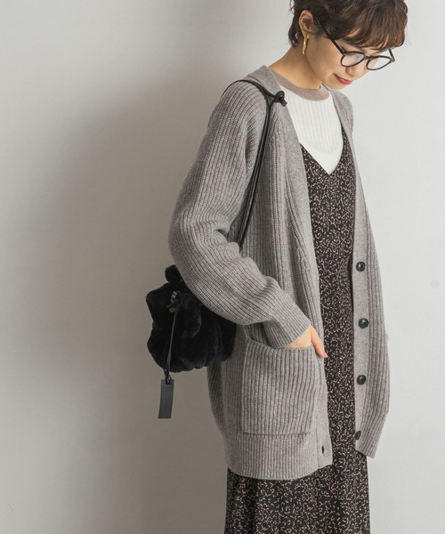 URBAN RESEARCH（アーバンリサーチ）の「畦Vネックカーディガン（カーディガン/ボレロ・レディース・グリーン/グレー/ベージュ・FREE）」の4枚目の写真