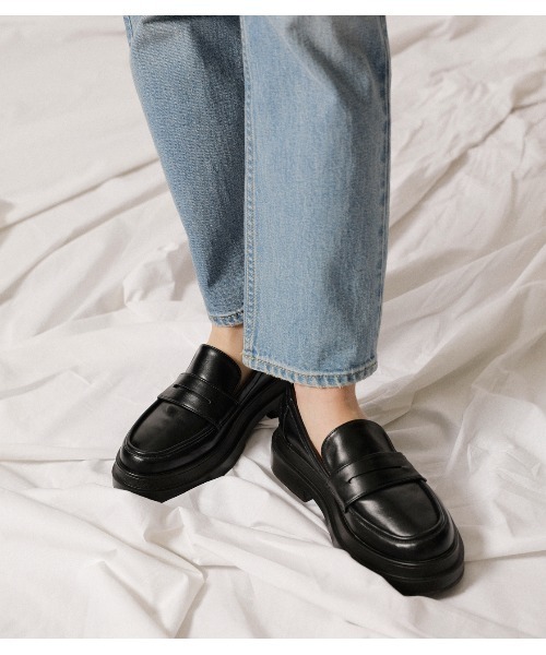 crie conforto（クリーコンフォルト）の「チャンキーソールローファー（ローファー・レディース・ブラック/ブラウン・SMALL/MEDIUM/LARGE）」の7枚目の写真