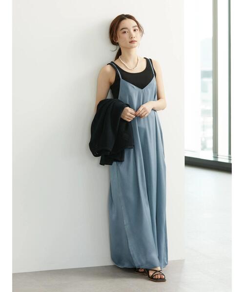 AMERICAN HOLIC（アメリカンホリック）の「Vネックサテンキャミワンピース（ワンピース・レディース・モカ/ブルー・M/L）」の4枚目の写真