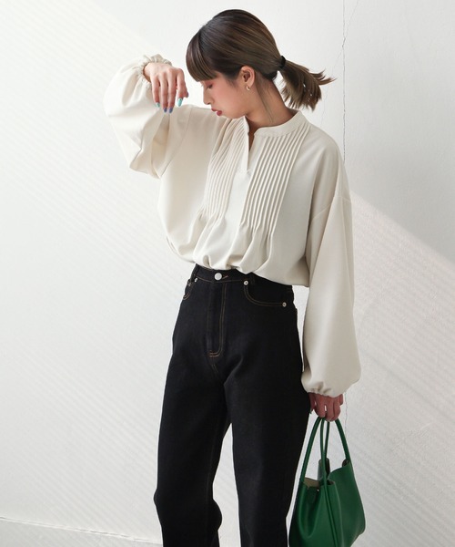 Chillfar(チルファー)の「ピンタックプルオーバー(シャツ/ブラウス・レディース・ブラック/ベージュ/アイボリー/ミント・MEDIUM/LARGE)」の11枚目の写真