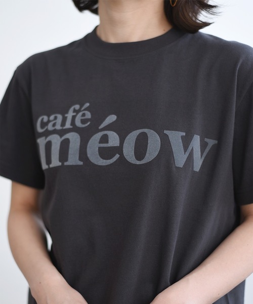 LHELBIE（レルビエ）の「cafe meowフロッキーTシャツ（Tシャツ/カットソー・レディース・オフホワイト/チャコールグレー/ホワイト・M）」の22枚目の写真