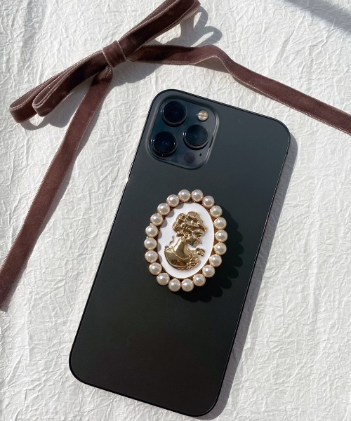 apres jour（アプレジュール）の「【apres jour×ARIAZ】アンティークスマホグリップ（スマホグッズ・レディース・オフホワイト/ブラック/ピンクベージュ・FREE）」の2枚目の写真