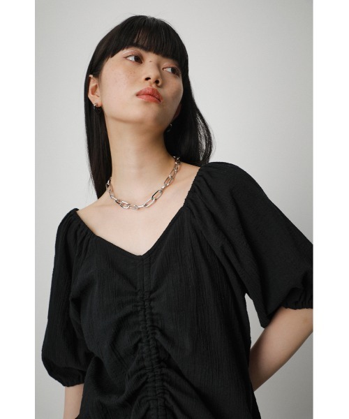 AZUL by moussy（アズールバイマウジー）の「2WAY SHIRRING PUFF BLOUSE/２WAYシャーリングパフブラウス（シャツ/ブラウス・レディース・オレンジ系その他/ブラック/アイボリー/カーキ・SMALL/MEDIUM）」の3枚目の写真