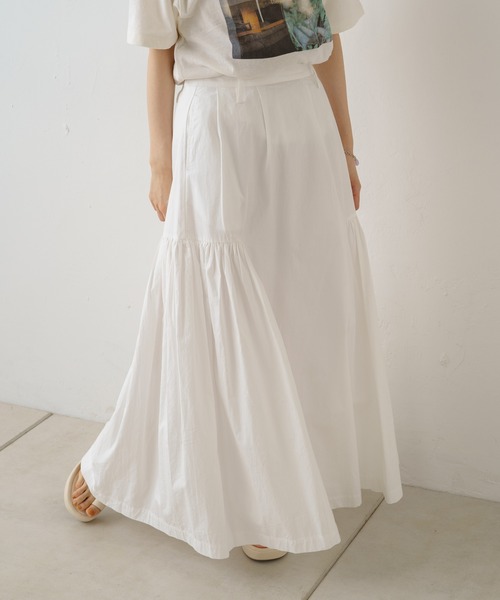 Kastane（カスタネ）の「【Yuri Hanamoriコラボ】ボリュームロングスカート（スカート・レディース・ネイビー/オフホワイト・FREE）」の9枚目の写真