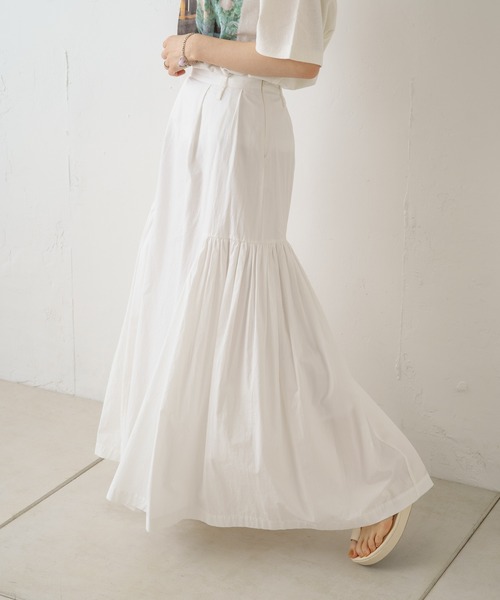 Kastane（カスタネ）の「【Yuri Hanamoriコラボ】ボリュームロングスカート（スカート・レディース・ネイビー/オフホワイト・FREE）」の8枚目の写真