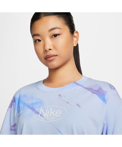 NIKE（ナイキ）の「ナイキ NIKE ナイキ ウィメンズ NSW ボクシー オプチミズム S/S Tシャツ（Tシャツ/カットソー・レディース・パープル/ピンク×イエロー・XL/M/L/S）」の6枚目の写真
