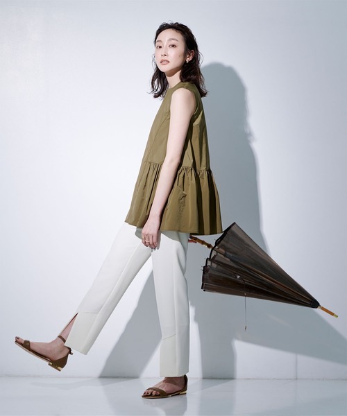 UR'S（ユアーズ）の「撥水ﾌﾚｱﾉｰｽﾘｰﾌﾞﾄｯﾌﾟｽ（タンクトップ）」 - WEAR