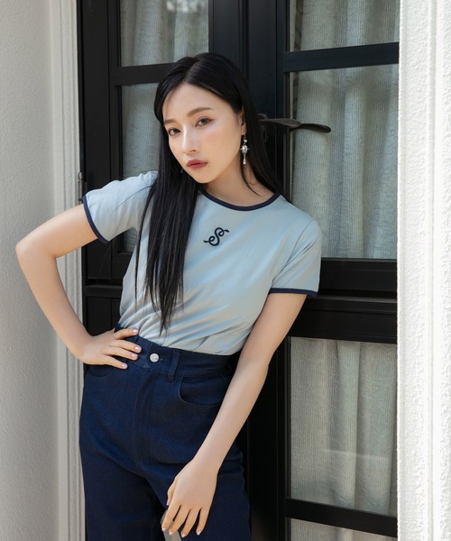 ANDGEEBEE(アンジービー)の「パイピングミニT(Tシャツ/カットソー・レディース・ホワイト/ブルー・MEDIUM)」の5枚目の写真