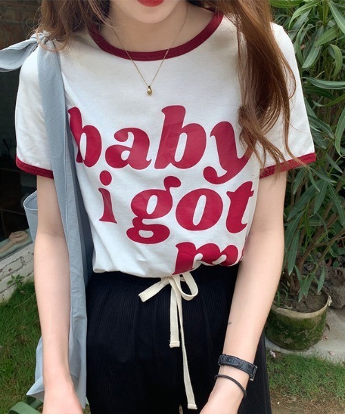 MANGROVE(マングローブ)の「babyロゴリンガーTEE(Tシャツ/カットソー・レディース・カーキ/ホワイト/ピンク・FREE)」の1枚目の写真