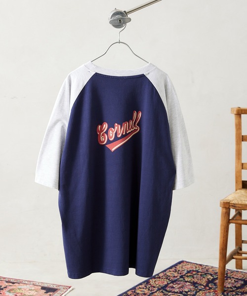 JOURNAL STANDARD relume(ジャーナルスタンダード レリューム)の「【CORNELL / コーネル】別注 カレッジプリントTシャツ 2(Tシャツ/カットソー・メンズ・ホワイト/ライトグレー/ネイビー/キャメル/バーガンディー・MEDIUM/LARGE)」の3枚目の写真
