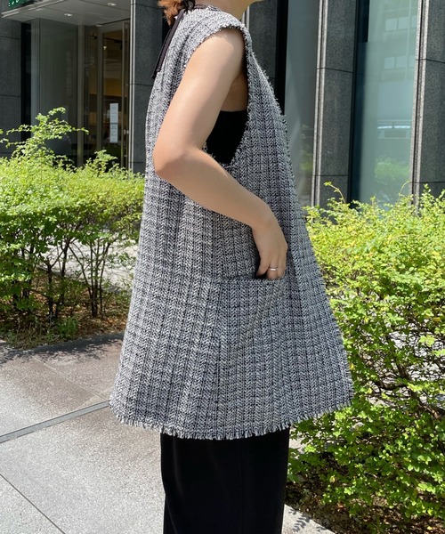 DouDou(ドゥドゥ)の「ツイードロングジレ(ベスト・レディース・ブラック/オフホワイト・FREE)」の4枚目の写真