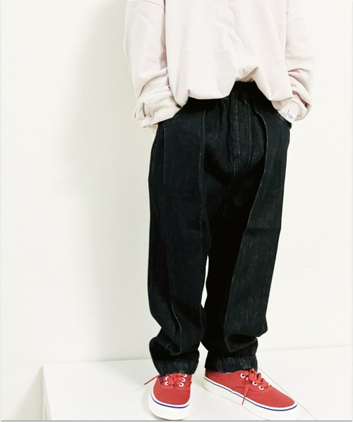 CIAOPANIC TYPY（チャオパニックティピー）の「【KIDS】甘織りボリュームデニムパンツ（デニムパンツ・キッズ・ブラック/ネイビー・SMALL/MEDIUM/LARGE/X-LARGE/XX-LARGE）」の2枚目の写真