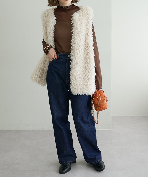 DISCOAT（ディスコート）の「【WEB限定】配色パイピングメローシアートップス（Tシャツ/カットソー・レディース・ブラウン/アイボリー/ブラック/ホワイト×グリーン・FREE）」の5枚目の写真