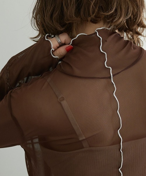 DISCOAT（ディスコート）の「【WEB限定】配色パイピングメローシアートップス（Tシャツ/カットソー・レディース・ブラウン/アイボリー/ブラック/ホワイト×グリーン・FREE）」の17枚目の写真