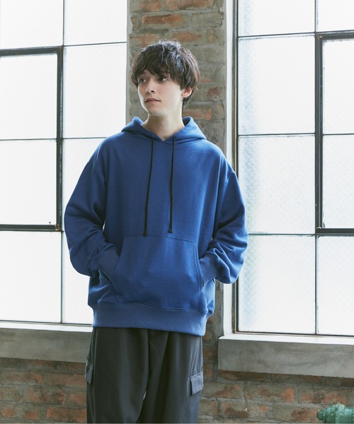 Alpinus（アルピナス）の「Alpinus - back design loose parka / バックデザインルーズパーカー（パーカー・メンズ・ネイビー/グリーン・SMALL/MEDIUM）」の4枚目の写真