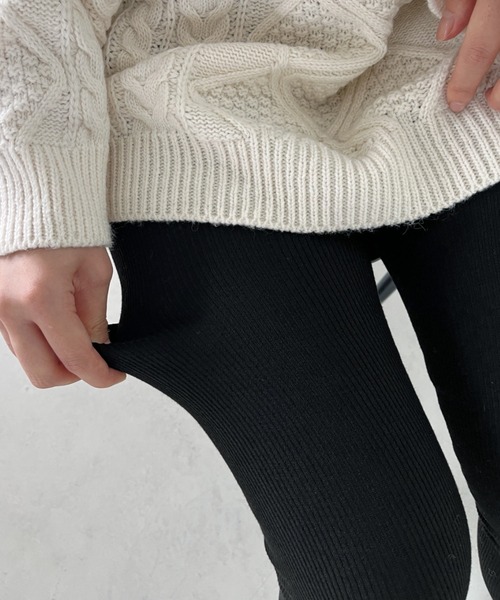CLEA（クレア）の「裏起毛あったか防寒厚手リブニットタイツ（タイツ/ストッキング・レディース・ブラック/グレー/ダークグレー・FREE）」の4枚目の写真
