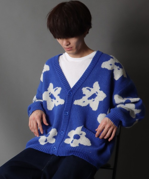 SITRY(シトリー)の「Big silhouette Jacquard flower Knit Cardigan/ビッグシルエット ジャガード フラワー ニット カーディガン/カーデ(カーディガン/ボレロ・メンズ・ブルー/マスタード/ブラック・L/M)」の4枚目の写真