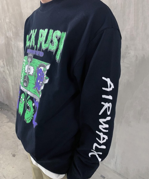 AIRWALK(エアウォーク)の「AIRWALK】エアウォーク グラフィッククルートレーナー Unisex-12oz. ヘビーウェイト AWM31302(スウェット・メンズ・レッド/ホワイト/ダークブルー/ブラック・MEDIUM/LARGE/X-LARGE)」の13枚目の写真