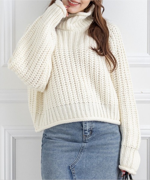 clear（クリア）の「ロービングハイネックニットトップス（ニット/セーター・レディース・ブルー/チャコールグレー/アイボリー/ピンク/グレイッシュベージュ・F）」の2枚目の写真