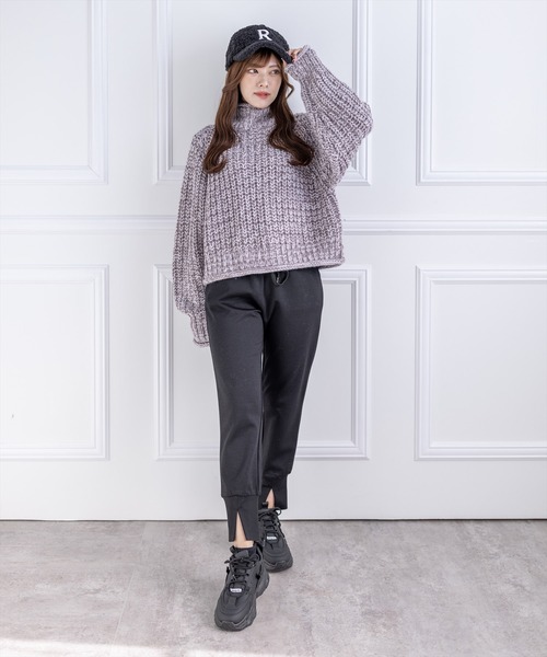 clear（クリア）の「ロービングハイネックニットトップス（ニット/セーター・レディース・ブルー/チャコールグレー/アイボリー/ピンク/グレイッシュベージュ・F）」の16枚目の写真