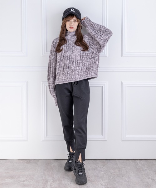 clear（クリア）の「ロービングハイネックニットトップス（ニット/セーター・レディース・ブルー/チャコールグレー/アイボリー/ピンク/グレイッシュベージュ・F）」の18枚目の写真