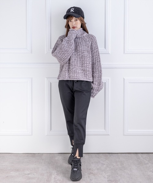 clear（クリア）の「ロービングハイネックニットトップス（ニット/セーター・レディース・ブルー/チャコールグレー/アイボリー/ピンク/グレイッシュベージュ・F）」の19枚目の写真