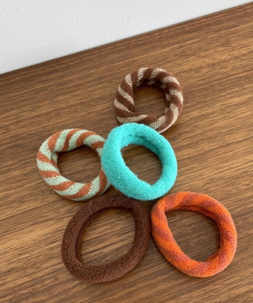 LOWRYS FARM（ローリーズファーム）の「＊ボーダーセットヘアゴム　175546（ヘアゴム・レディース・ブラウン/オレンジ/パープル・FREE）」の3枚目の写真