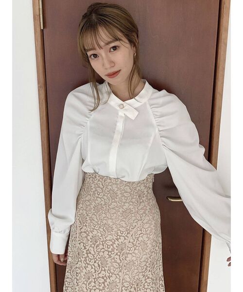 dazzlin(ダズリン)の「ギャザーショルダーブラウス(シャツ/ブラウス・レディース・オフホワイト/ピンク/ブルー・FREE)」の14枚目の写真